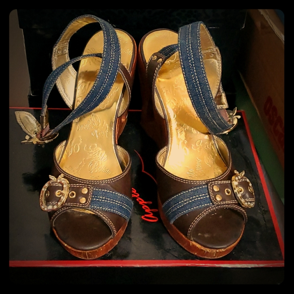 Apple Bottoms strap wedge sandal